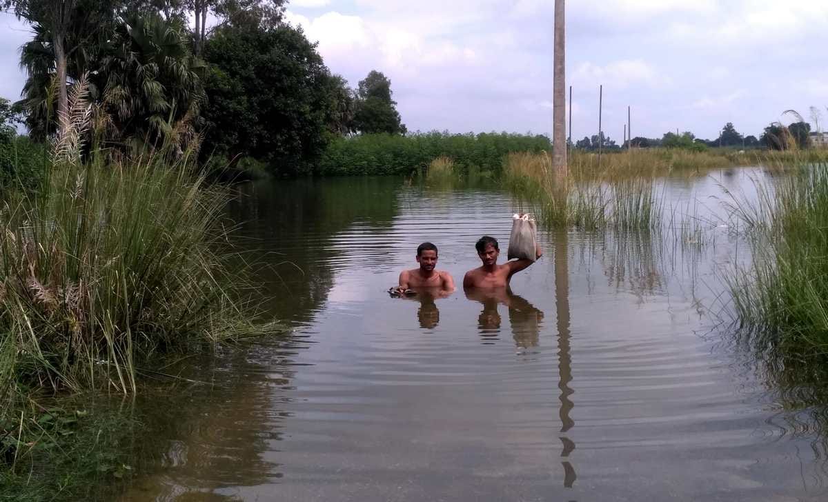 Purvanchal rivers water level increase several villages surrounded by floods