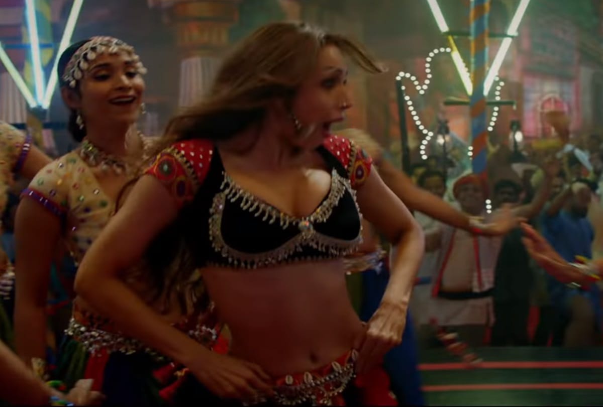 malaika arora dance number Hello Hello Sanya Malhotra starrer film Pataakha