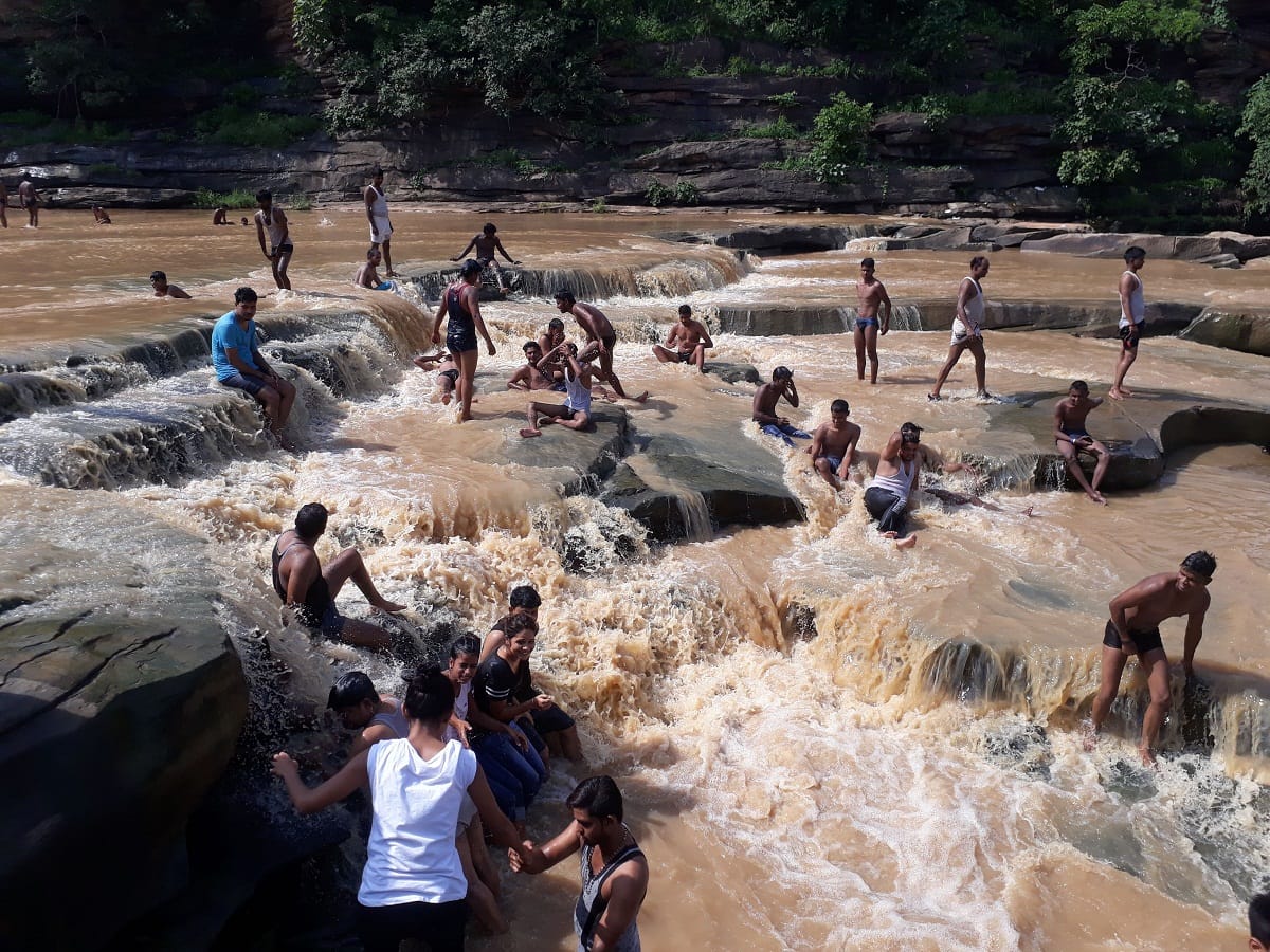Varanasi youth dies due to drowning in Lakhaniya Dari Mirzapur, went for picnic with friends