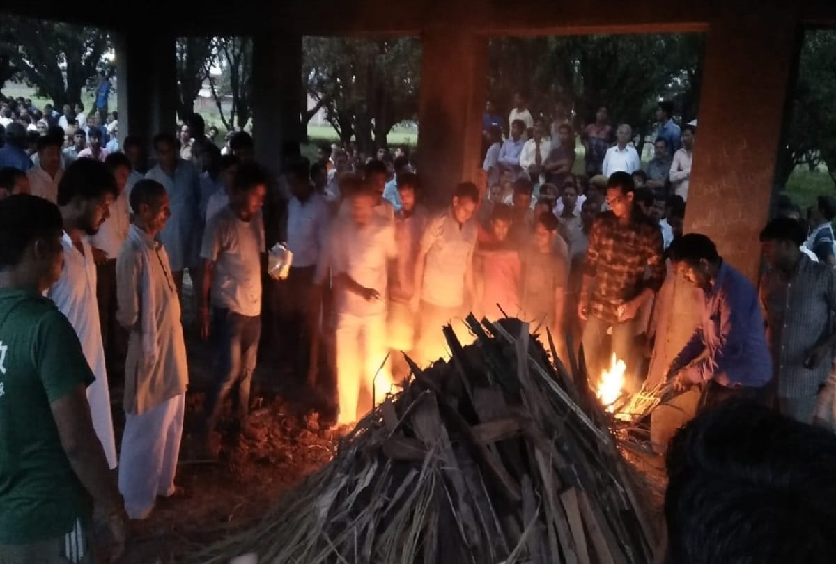 Politics till last journey of daughter to cremation ground, said,I do not want to spoil environment