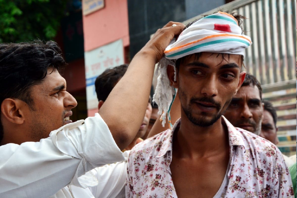 Up: kidnapping of a girl from police custudy by attacking in muzaffarnagar see in pics