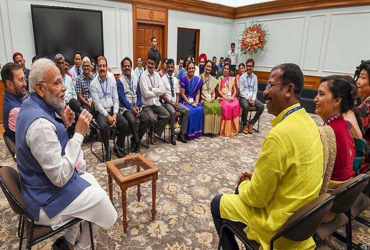 PM modi interacted with the winners of national teachers award