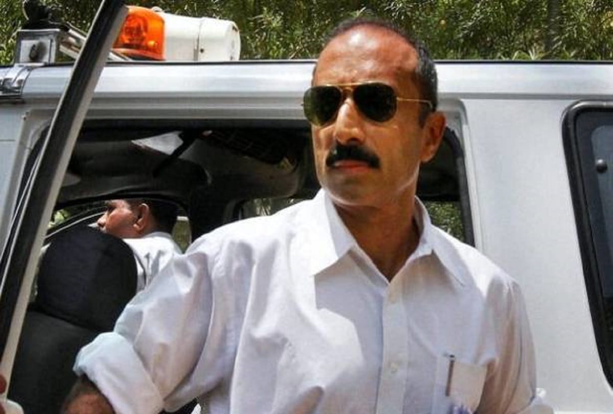 who is Sanjiv Bhatt who Sacked from IPS Officer post in 2015, know All About