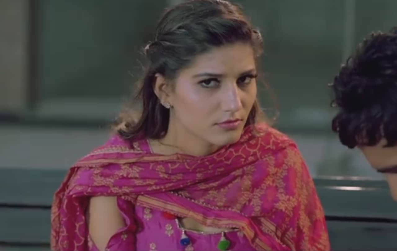 Chandigarh, Sapna Choudhary Dance in Traditional Haryanvi Dress, Video Viral