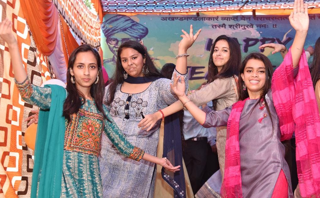 डीएवी स्कूल मंडी में शिक्षक दिवस की धूम