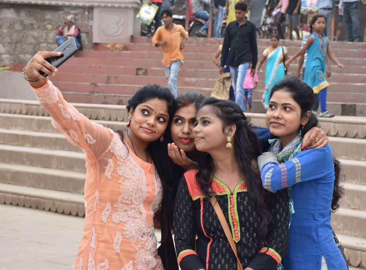 NOT selfie now people are crazy about belfie and felfie