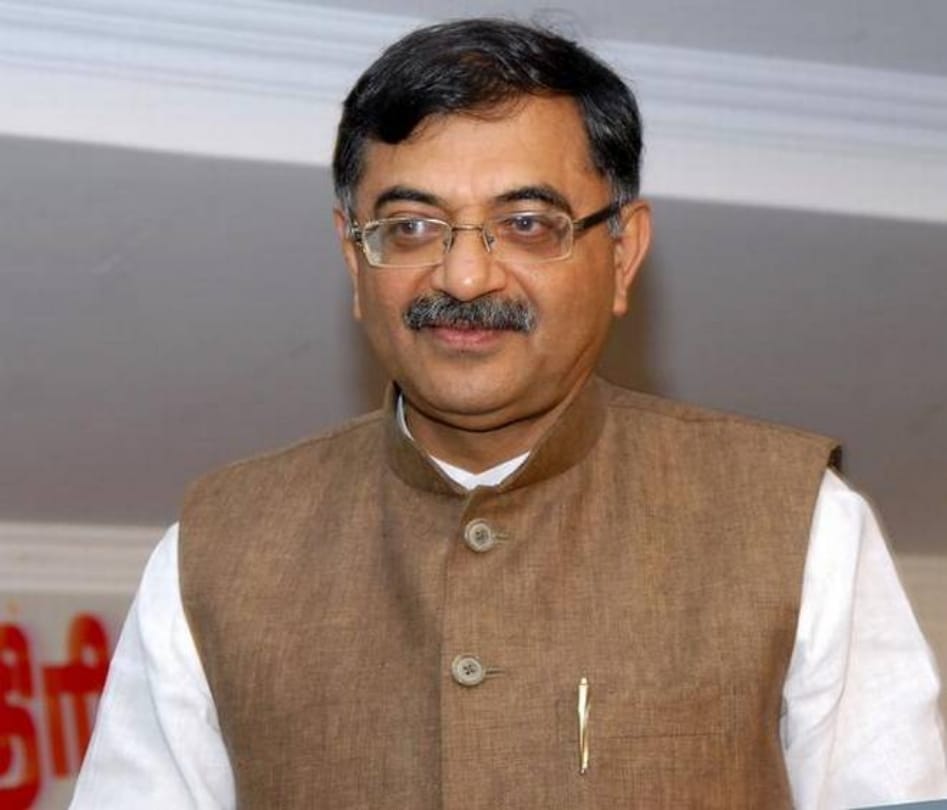 anti modi and pro rahul statements led to trolling of bjp mp tarun vijay,know the reason