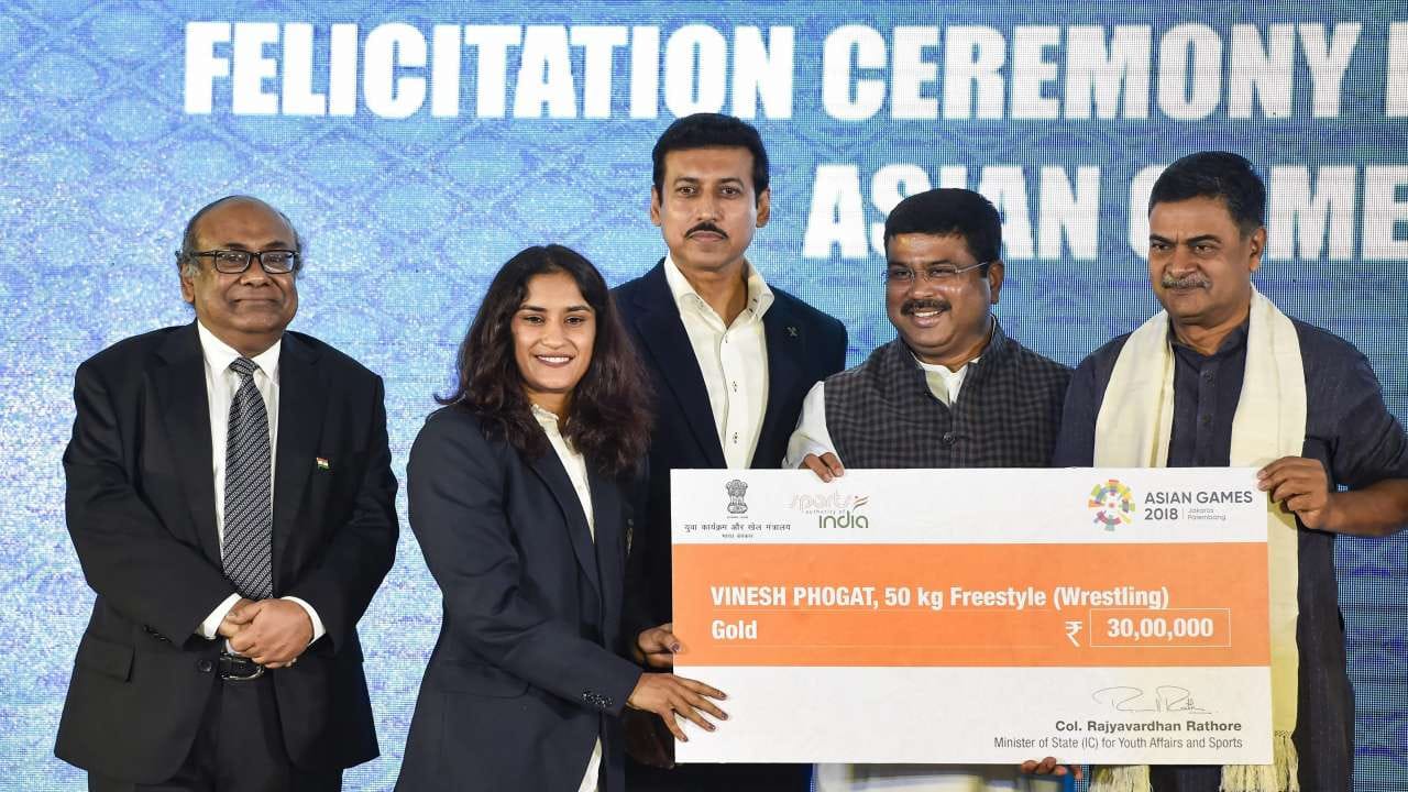 PHOTOS: PM Modi meets Asian Games medal winners, congratulates them for top performances