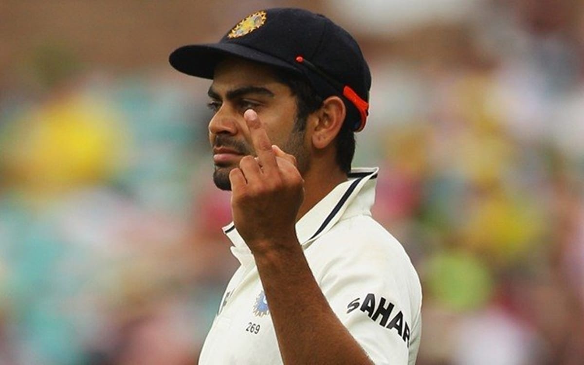 virat kohli reminds fingergate incident during australia tour