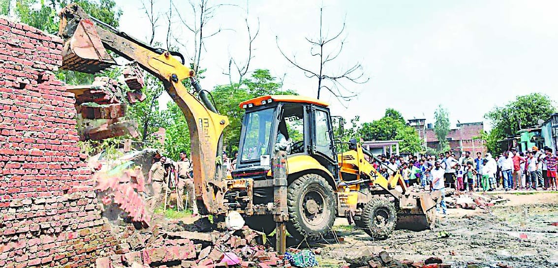 Encroachment removed from the land of police Chauki