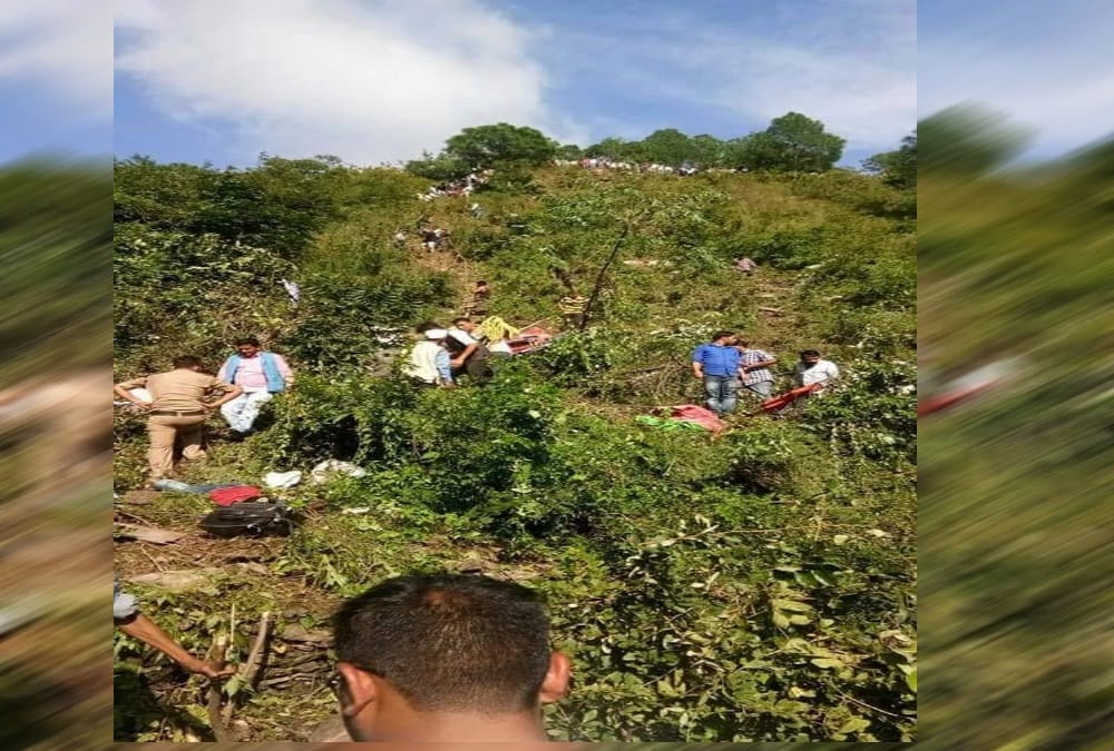 Bus fell into ditch in ramnagar uttarakhand many passengers killed