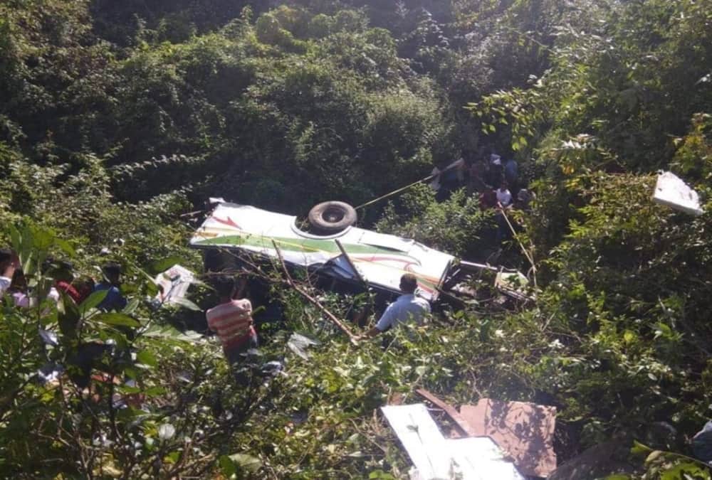 Dead body rescue Horrible Photos of Bus Accident in ramnagar