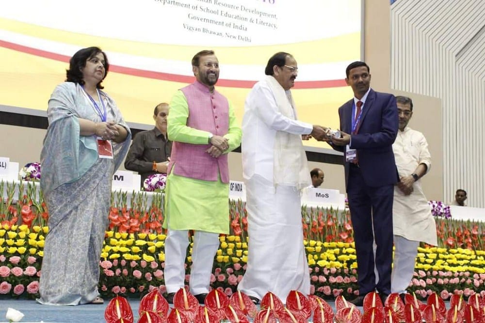 sarvesht became sarvshreshth teacher