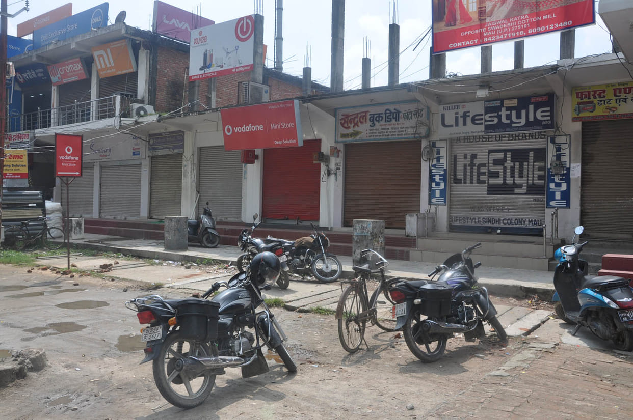 Most shops, including shopping malls, remained closed