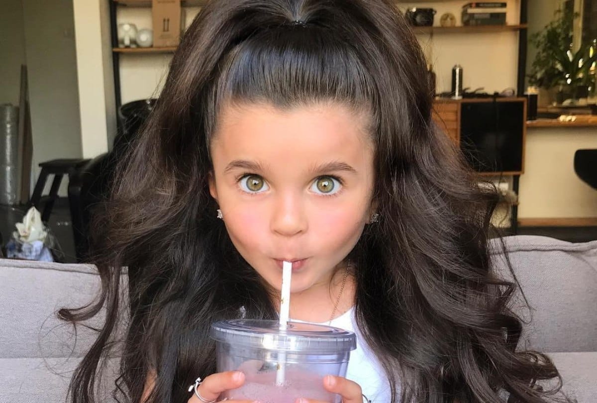 Five years old israeli girl becomes famous just because of her beautifull Hair