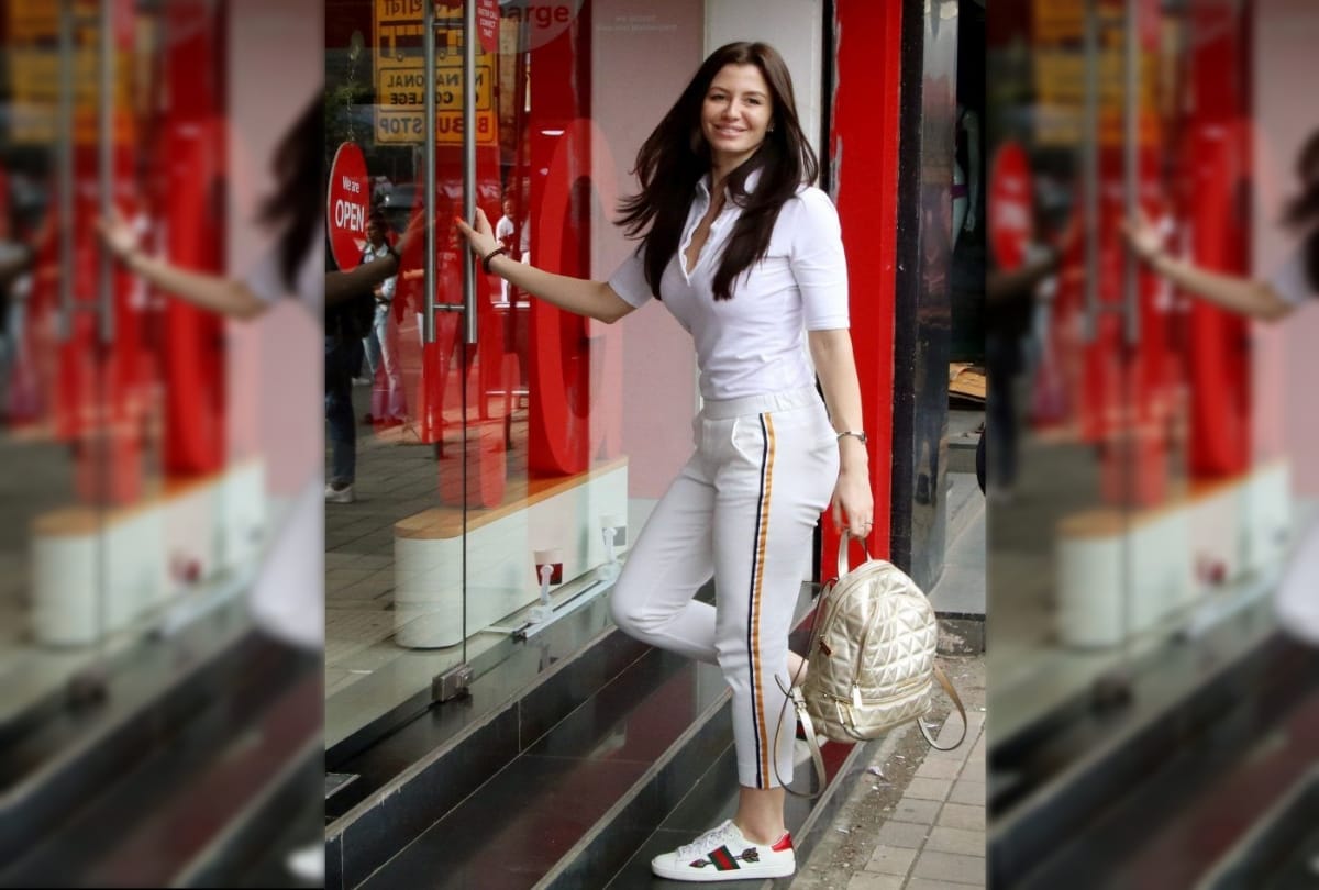 Arbaaz Khan girlfriend Georgia Andriani spotted at bandra mumbai