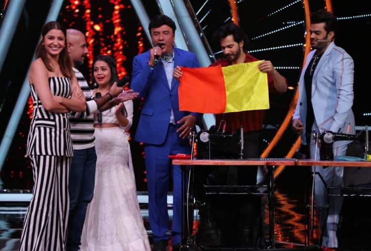 Anushka Sharma and Varun Dhawan spotted Indian Idol 10 set for promotion Sui Dhaaga film