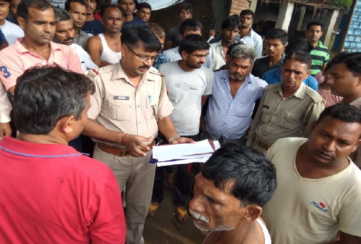 Fast rain in Meerut, and child's death in house wreckage