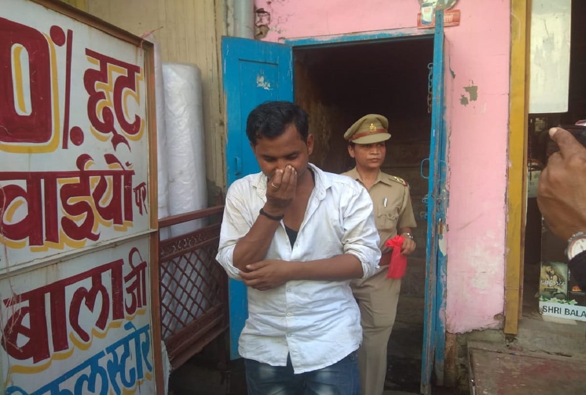 Up Police Rescued two girls from red light area of meerut