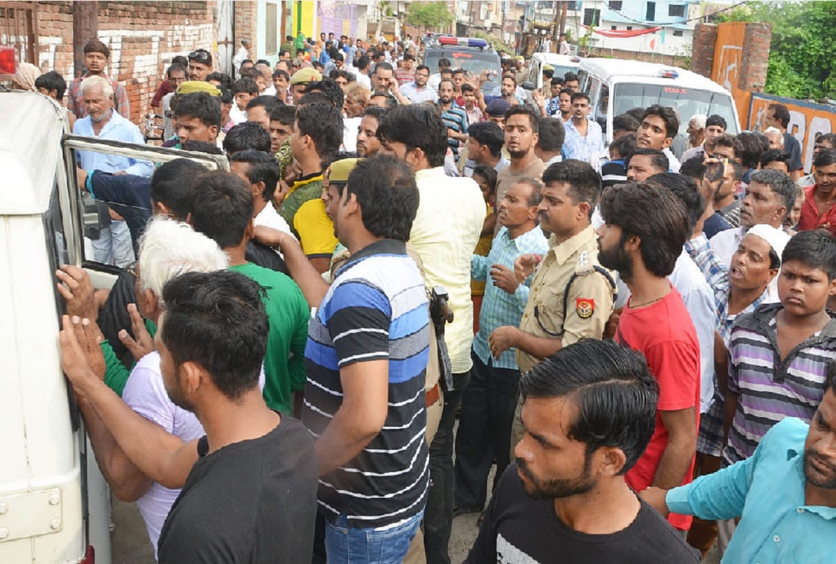 minor girl murdered in Hapur of uttar pradesh