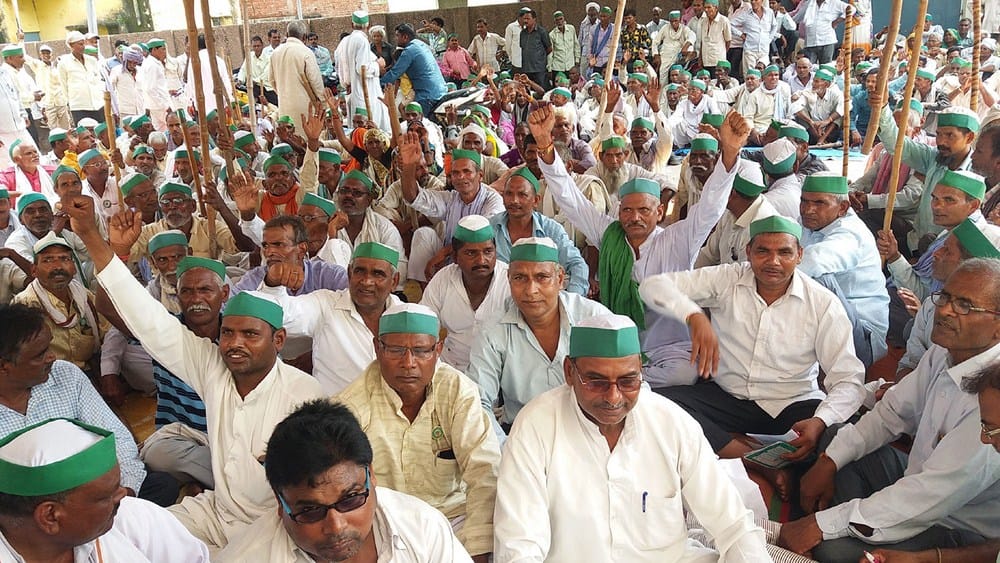 farmers locked vikas bhawan