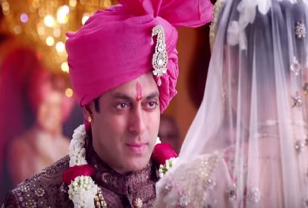 A young woman reached mumbai to marry salman khan