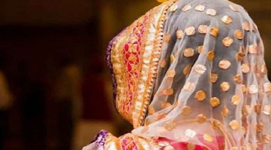Woman cheated with her husband, and stolen jewelery at home