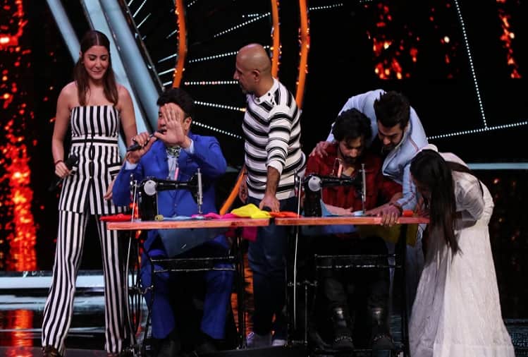 Anushka Sharma and Varun Dhawan spotted Indian Idol 10 set for promotion Sui Dhaaga film