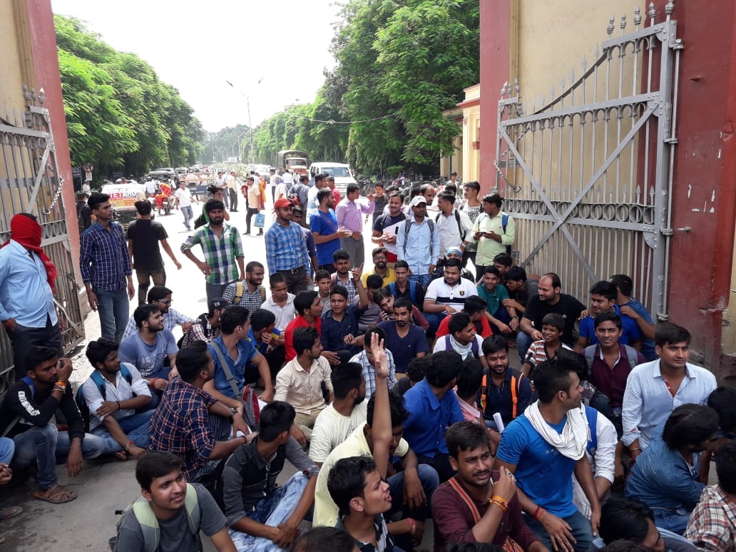 Bharat Bandh effects many places at purvanchal protest is going on