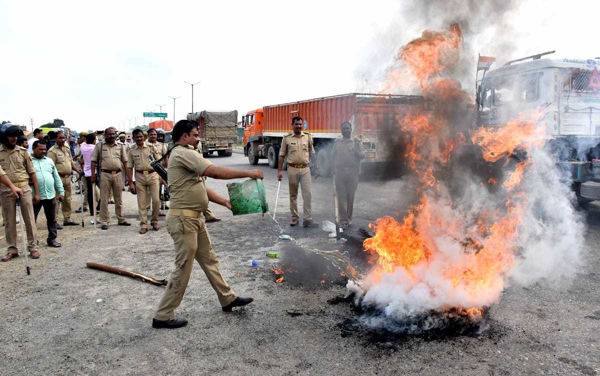 see the photos of Bharat Band in Pm modi constituency