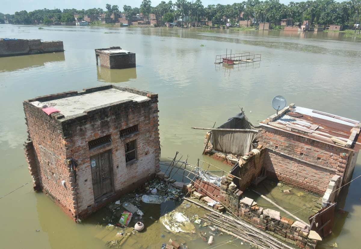 UP This distric in effect of cyclone strom