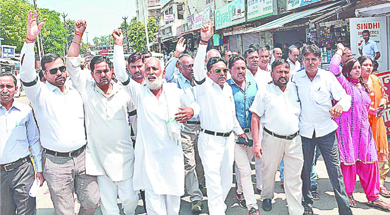 People of upper caste community on the street in protest of SC-ST act