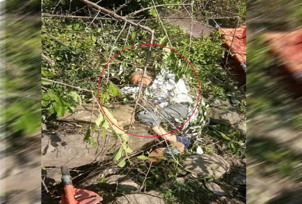 Dead body rescue Horrible Photos of Bus Accident in ramnagar