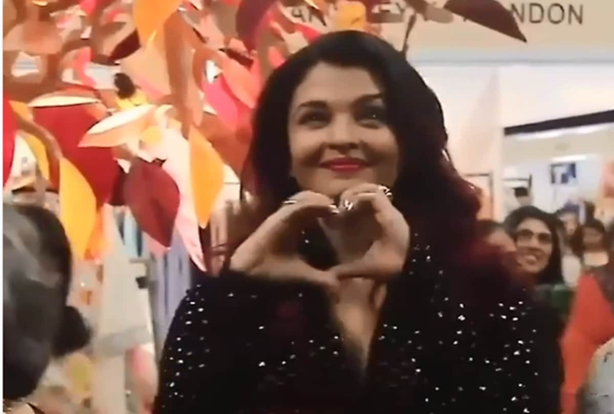 Aishwarya Rai Bachchan get teary while the National Anthem
