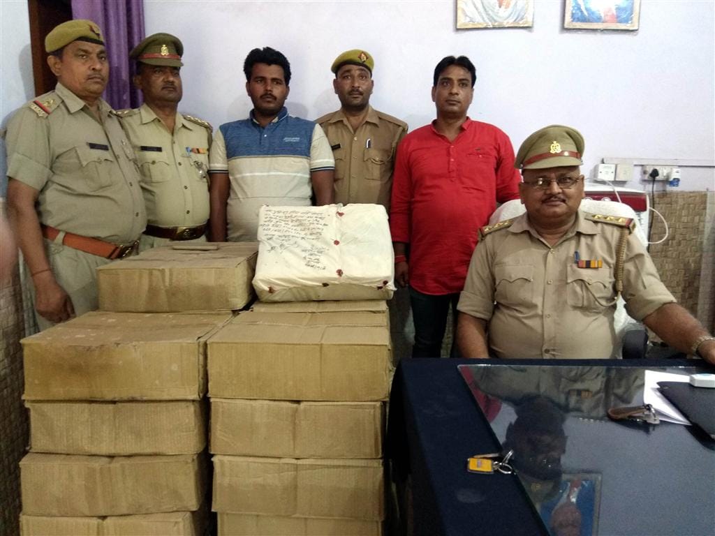 Sikandarau Police arrests illegal liquor of millions