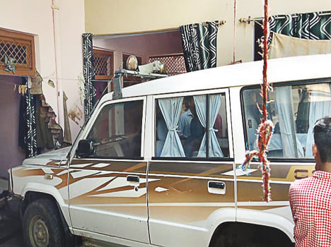 sdm car wall smashing teacher's home,  the ruckus