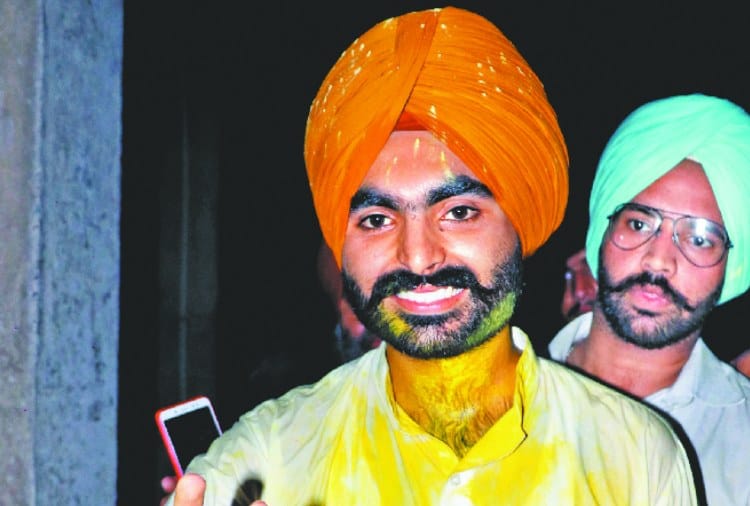 Punjab University Student Council First Woman President Kanupriya Against RSS