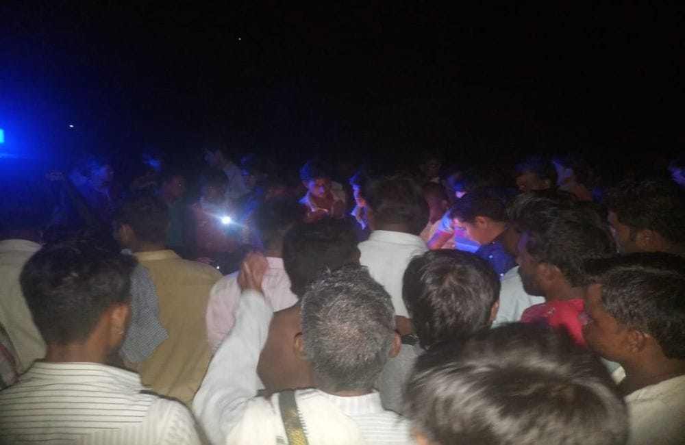 mother son dies in road accident in firozabad