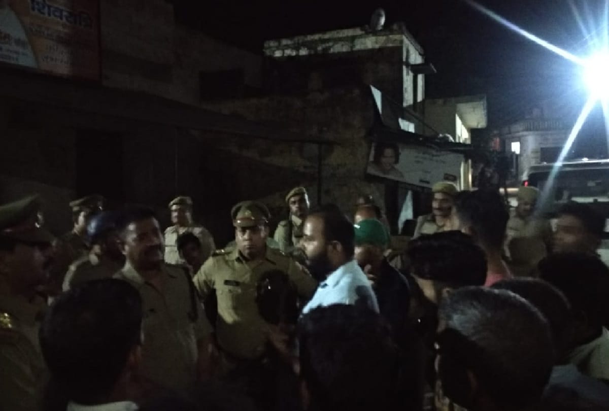 Stone at religious site in UP, and try to fire, Force deployed