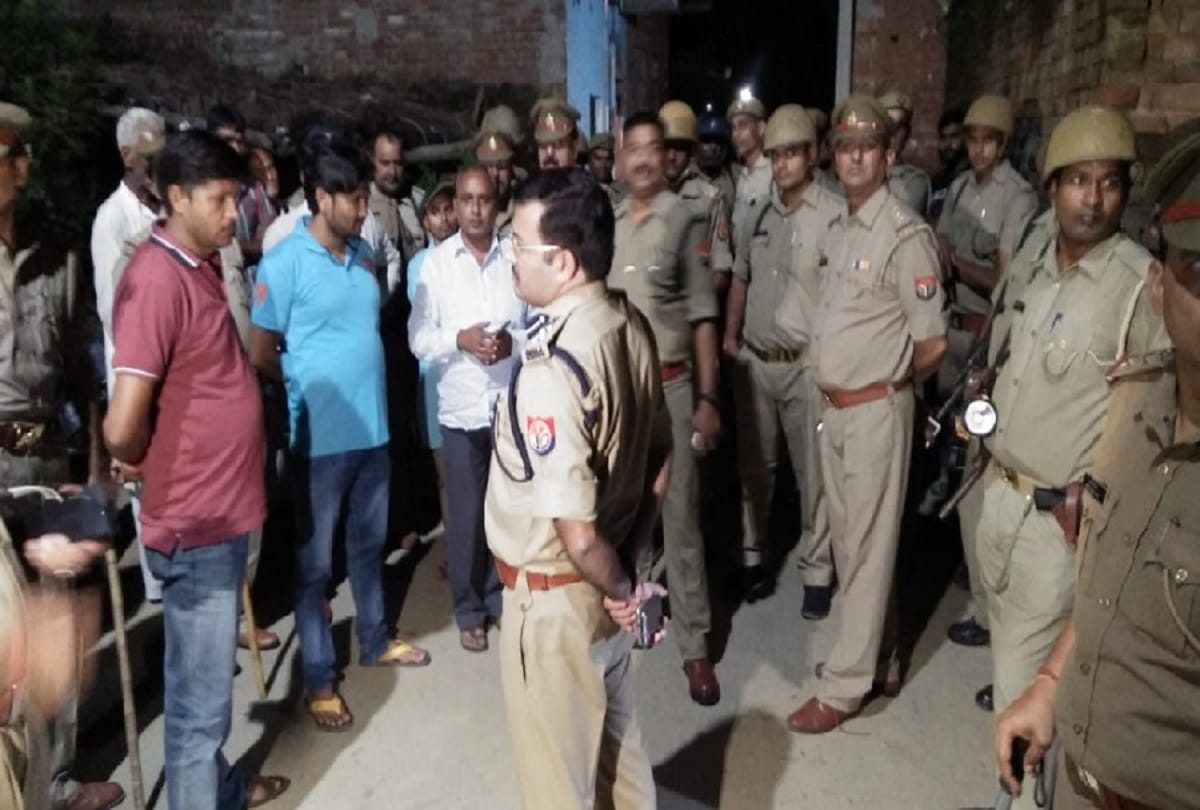 Stone at religious site in UP, and try to fire, Force deployed