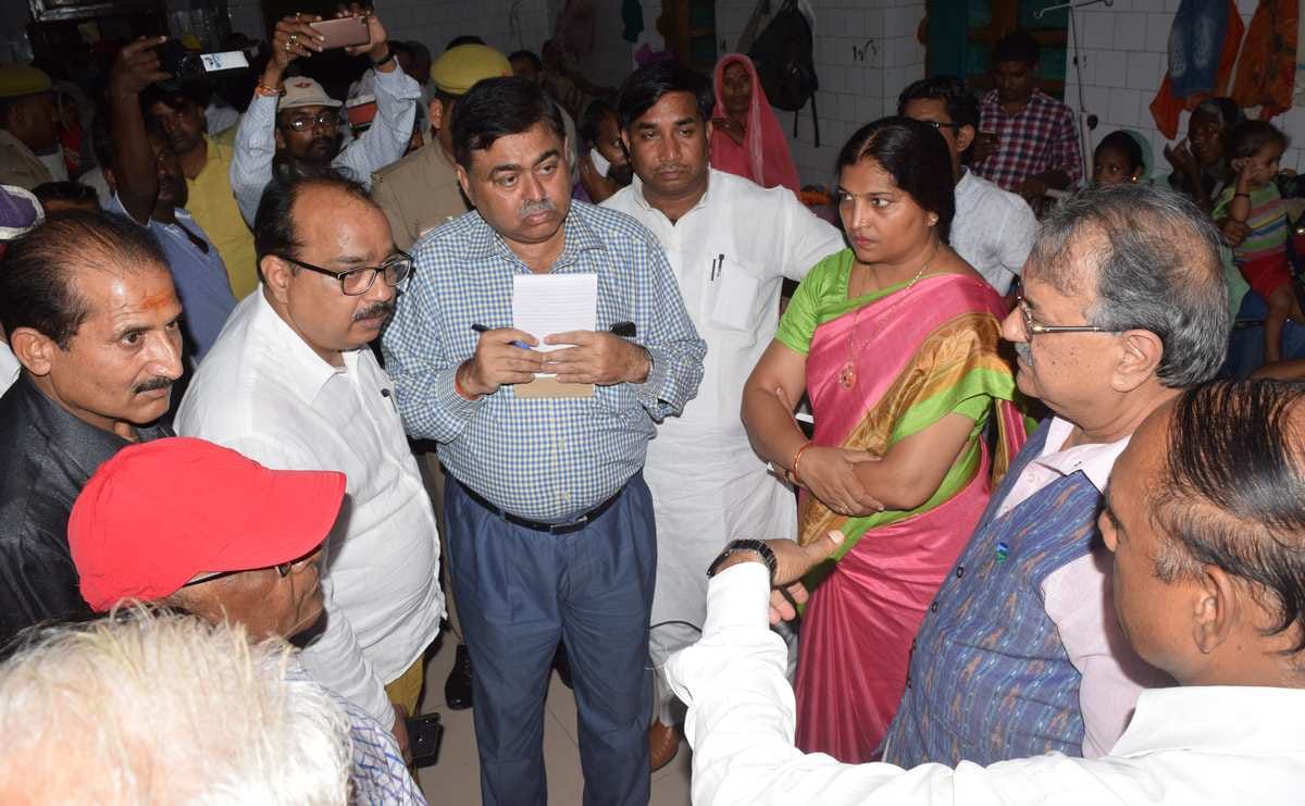 Minister gave suspension order to CMS in women hospital at mirzapur