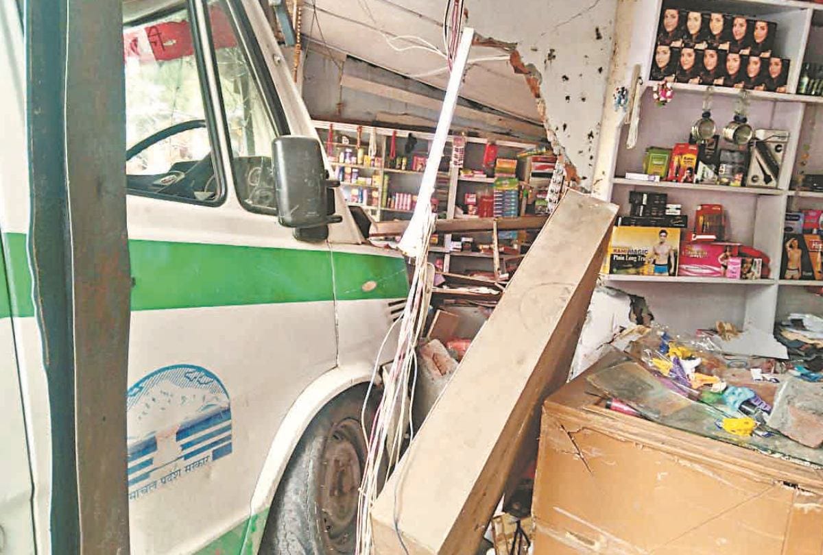 Uncontrolled 108 Ambulance Rammed Into the Shop Woman died in Chamba
