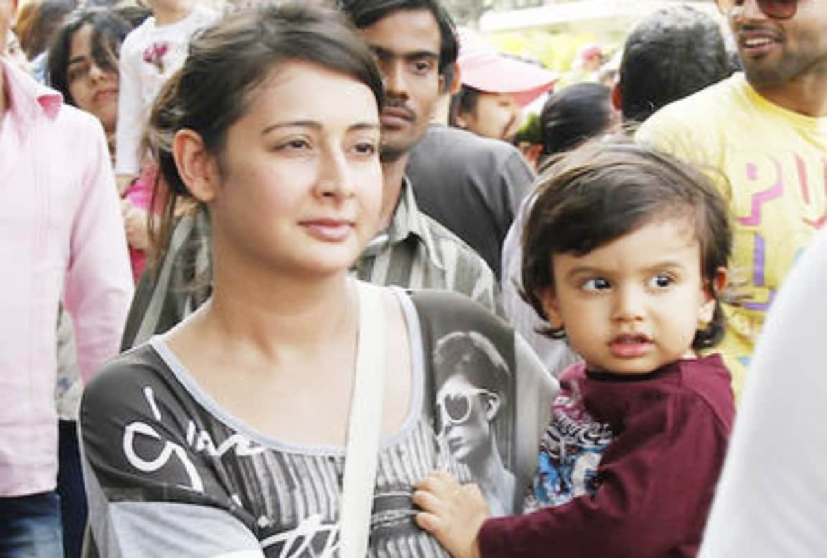 preeti jhangiani and her seven years old son threatend