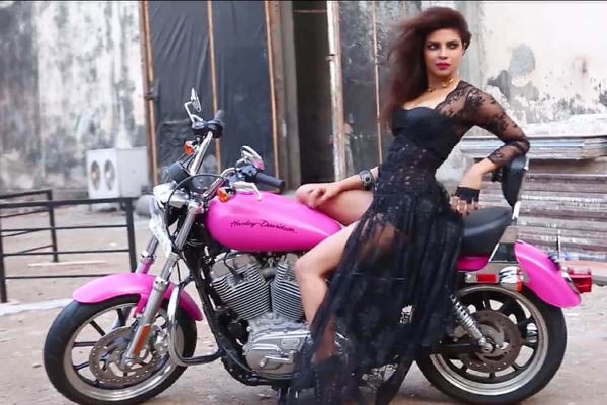bollywod stars use these bikes
