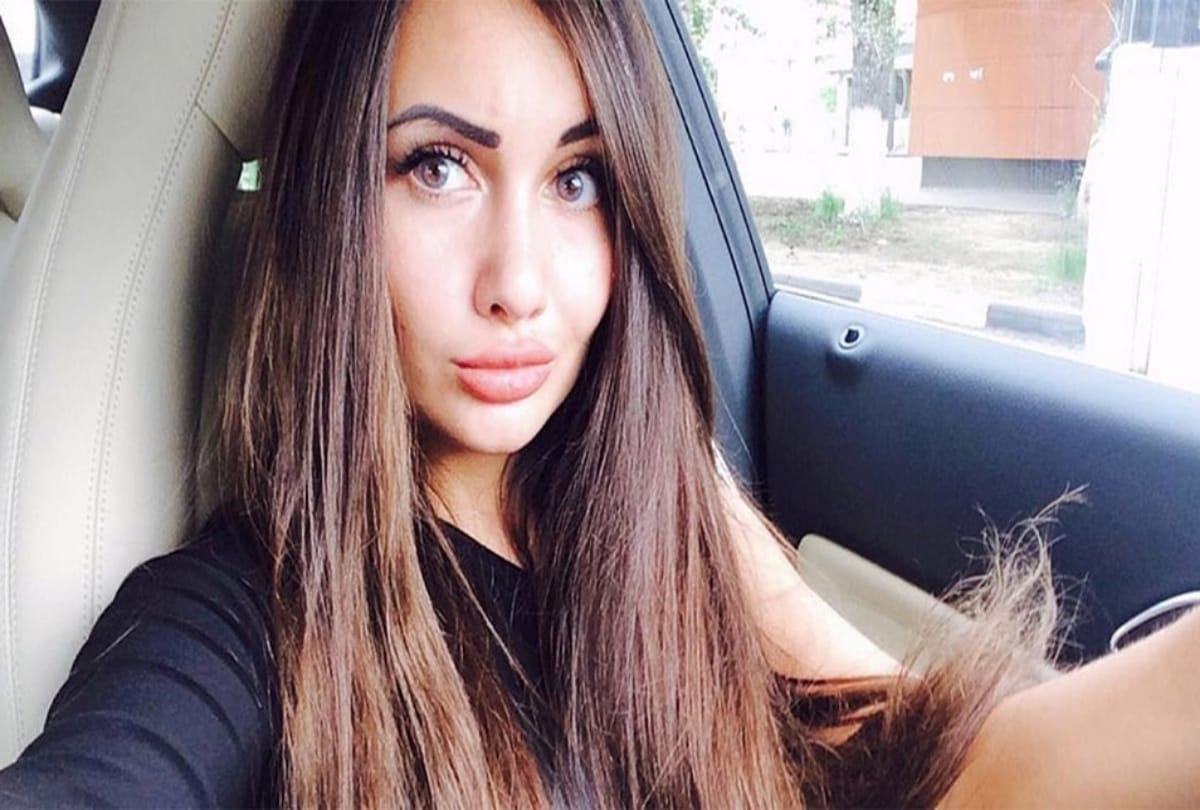Model arrested for offering physical relationship with policemen after breaking traffic rules