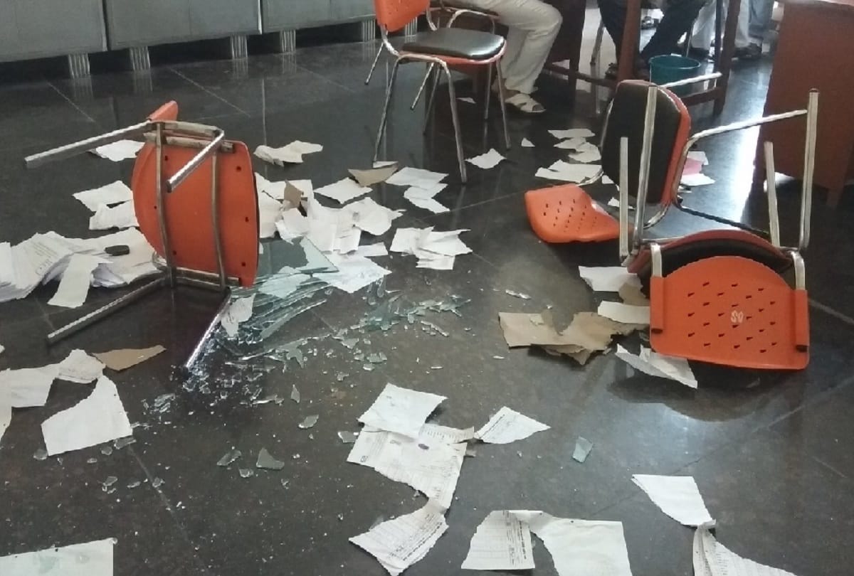 Conflicts in Shamli municipality office, many injured, see photos