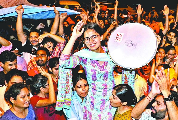 Punjab University Student Council First Woman President Kanupriya Against RSS