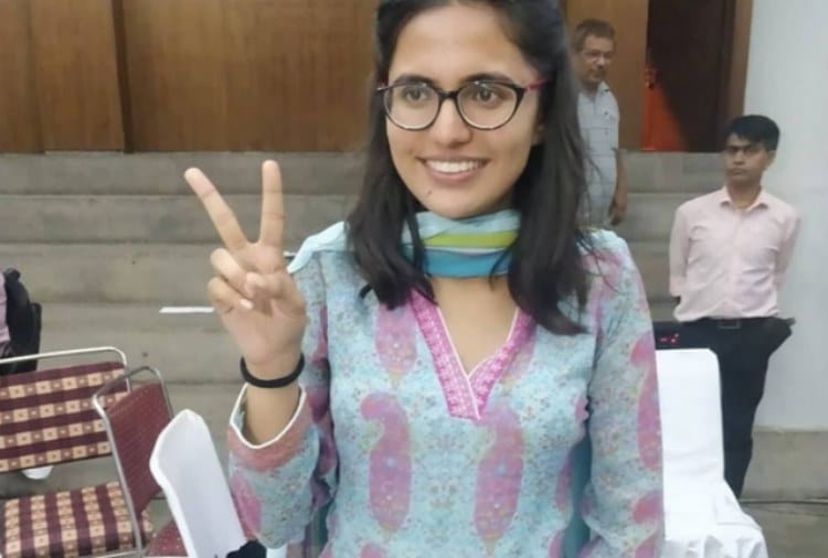 Punjab University Student Council First Woman President Kanupriya Against RSS