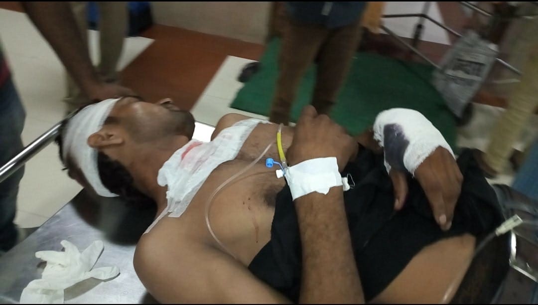 Bullet ride criminals attempt murder of truck and robbery at varanasi
