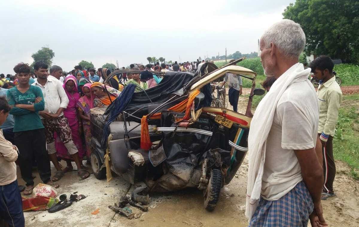 over speed scarpio hit auto at varanasi one killed